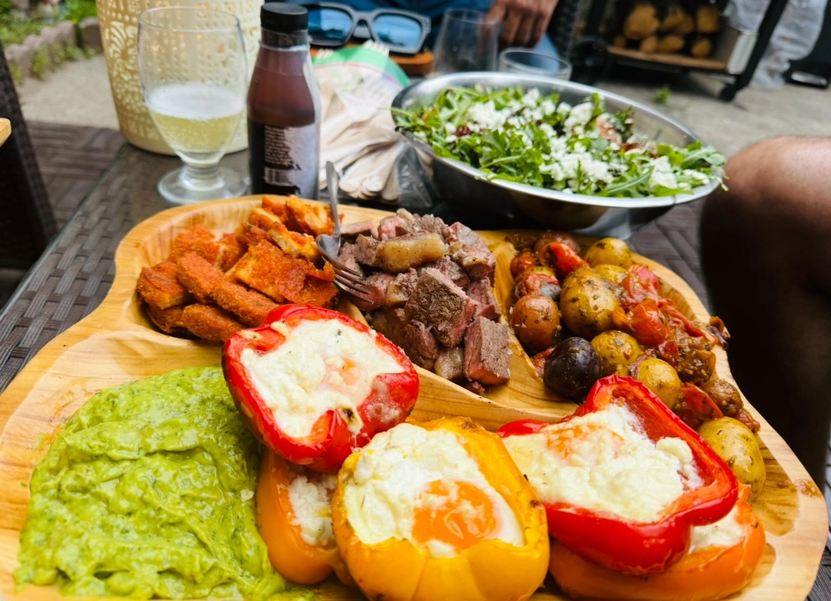 Chefs' Choir: Grilled Eggs in Bell Peppers with Guacamole